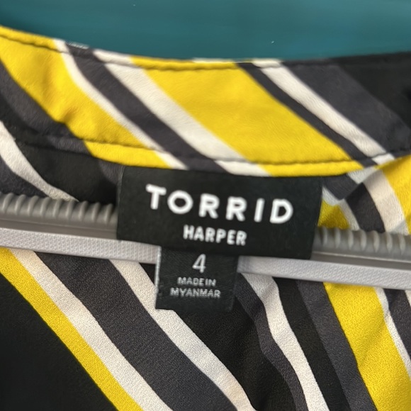 EUC Torrid Harper Sz 4 - Picture 2 of 3